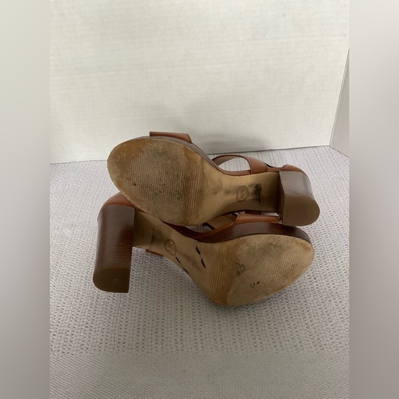 Michael Kors Brown Heeled Sandals with Gold Zipper - Picture 4 of 12